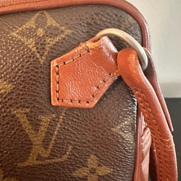 Authentic Louis Vuitton Vintage Monogram Leather Wristlet Pochette Sport Clutch. - Picture 15 of 16
